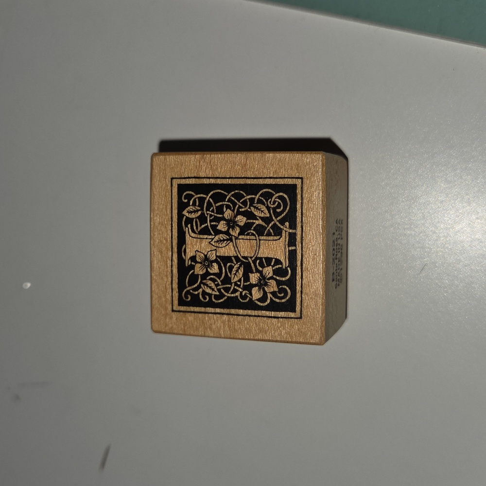 I Monogram rubber stamp with floral vine